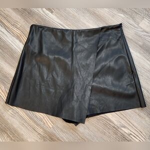 lr Faux Leather Black Mini Skort  Womens M Shorts Skirt Lined 30 Waist